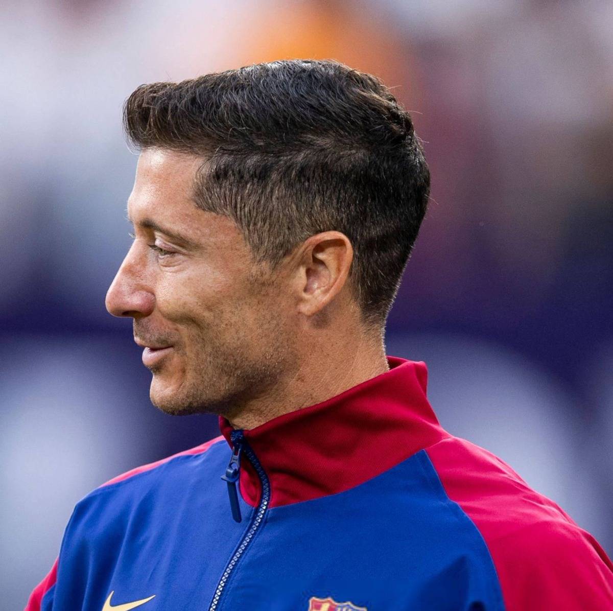 莱万多夫斯基连续二十场比赛得分超过大胜，曼联挑战极限！